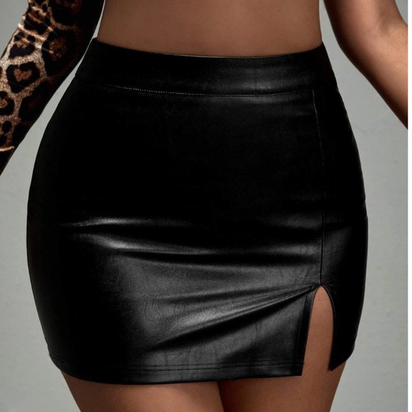 Dresses & Skirts - NWOT High Waist PU leather Bodycon mini Skirt size medium